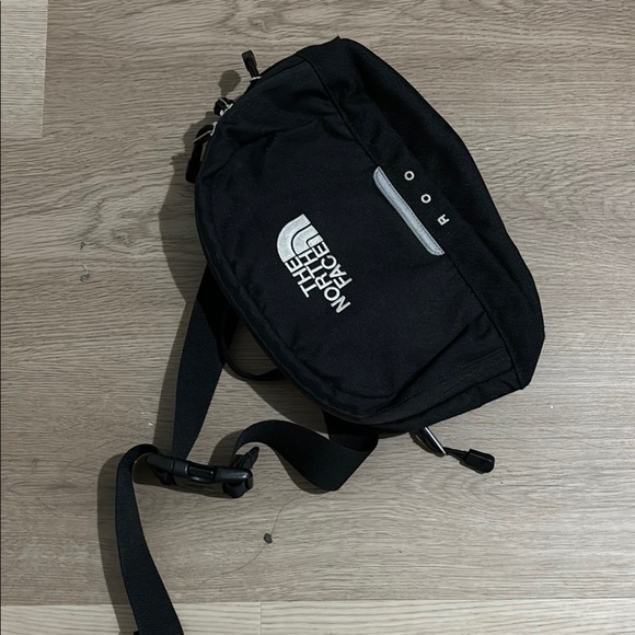 The North Face Black Belt Bag - Picture 1 of 3